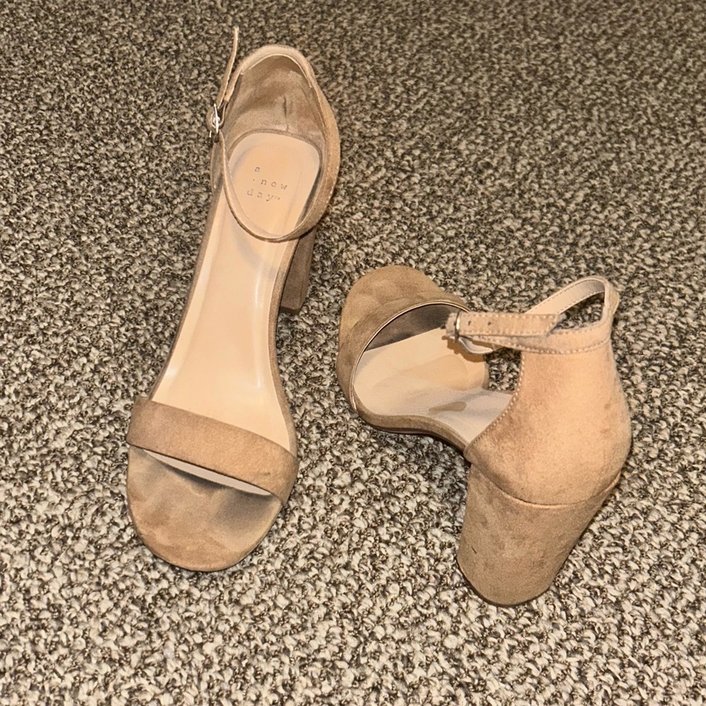 Brown Suede Chubky Heels Size 11